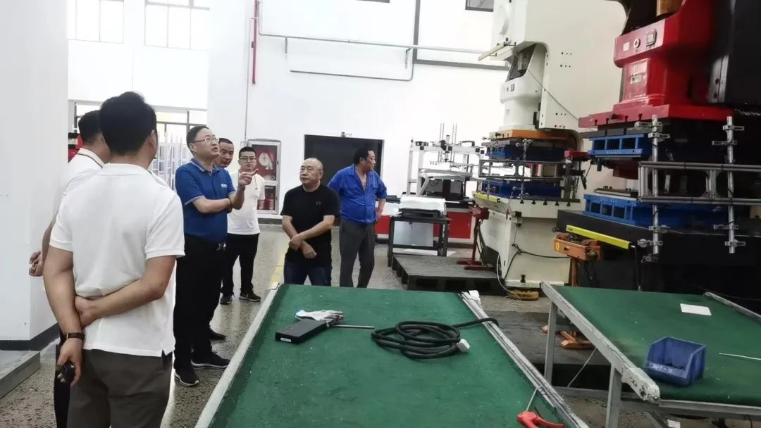 With original intention and sincere appreciation, leaders of Wode Precision Machinery Company visited users in Zhejiang region